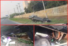 Volcadura en carretera ribereña deja vehículo abandonado