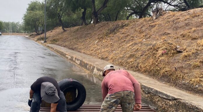 Trabaja COMAPA en mantenimiento de pluviales para prevenir encharcamientos