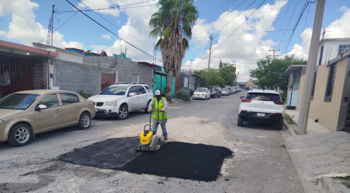 Rehabilita Gobierno de Reynosa asfalto en Jarachina, Longoria y Las Cumbres