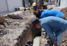 Arrancó COMAPA obra de rehabilitación de red sanitaria en la colonia Rodríguez
