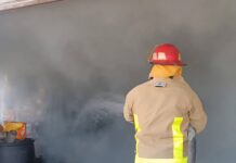 ATIENDEN INCENDIO EN BODEGA DEL POBLADO VALADECES