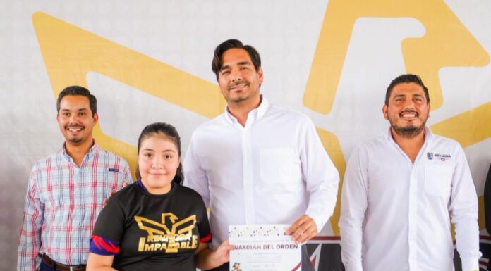 Reconoció Alcalde de Reynosa a Guardianes del Orden en la Escuela Primaria Moctezuma