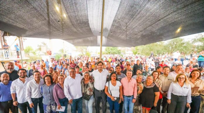 Dio Carlos Peña Ortiz banderazo a rehabilitación de la plaza en la Benito Juárez
