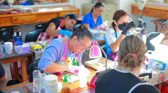 Impulsa DIF-Reynosa la creatividad con taller de Resina Epóxica