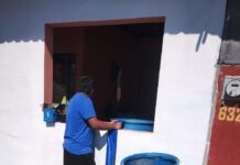 Reparten Gobierno Municipal y COMAPA pipas de agua en diferentes sectores de la ciudad