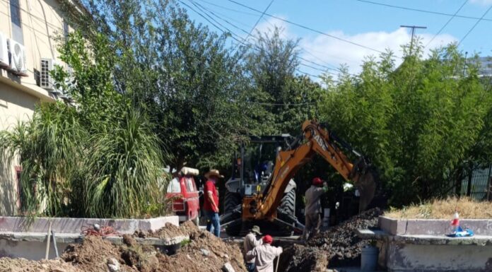 Inició COMAPA rehabilitación de drenaje sanitario en la colonia La Cañada