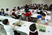 Continúan las eliminatorias escolares de Bádminton y Ajedrez con el apoyo de Carlos Peña Ortiz
