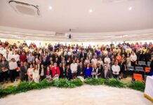 Entregó Carlos Peña Ortiz la Medalla «Dr. Jorge Brenes Araya» con el Secretario de Educación Miguel Valdez García y la Dra. Edith Cantú de Morett