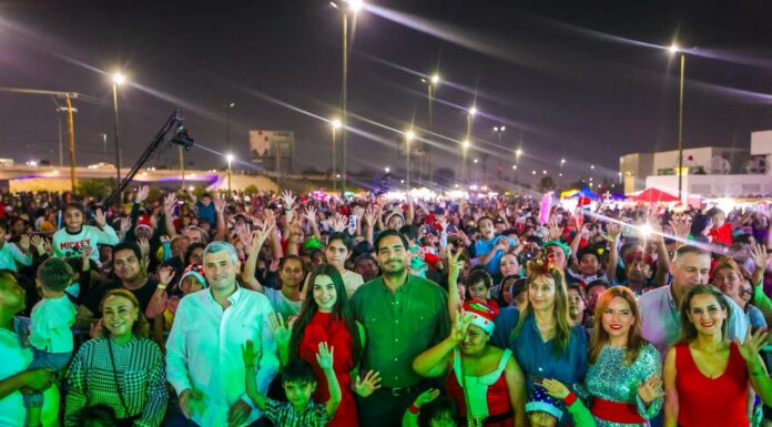 Apreciaron miles de reynosenses el Desfile Navideño 2025 de más de 350 vehículos