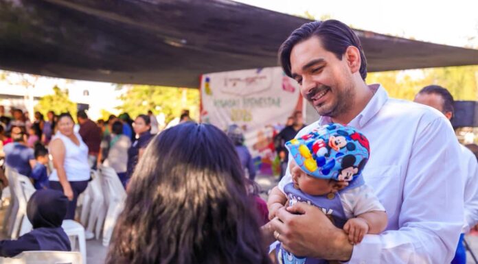 Llevó Gobierno de Carlos Peña Ortiz alegría y regalos a Unidad Obrera