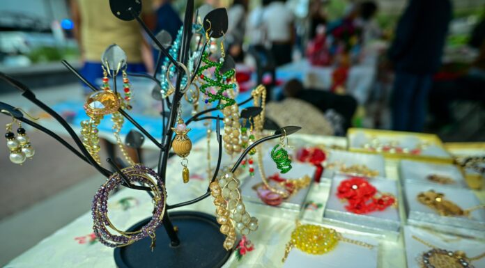 Fortalece DIF-Reynosa el talento de abuelitas con bazares