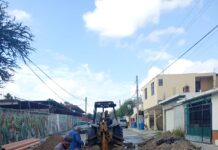 Inició COMAPA rehabilitación de drenaje sanitario en colonia Arcoiris