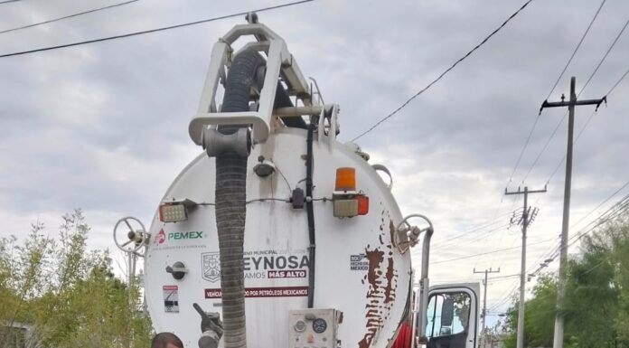 Atiende COMAPA sondeo de línea general en la colonia Marte R. Gómez