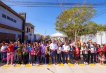 Inauguraron Alcalde y colonos pavimentación hidráulica de la calle Chiapas en la Esfuerzo