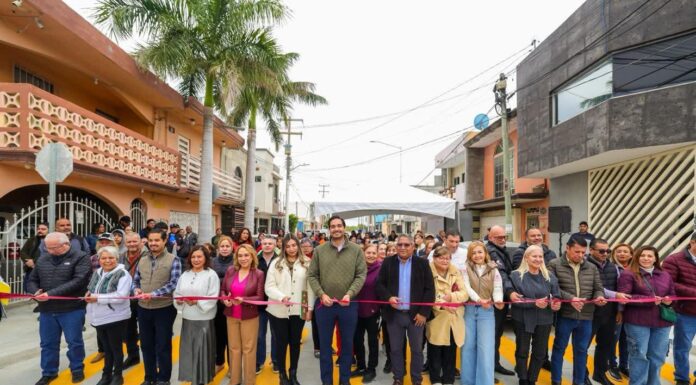 Inauguró Carlos Peña Ortiz nueva pavimentación con vecinos de Lomas del Villar