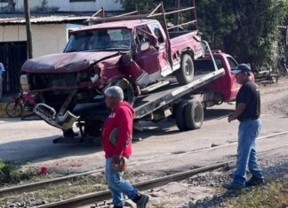 Tren embiste camioneta en el centro de Altamira y deja un lesionado leve