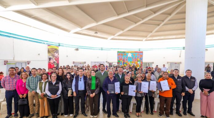 Promueven Carlos y Alejandra futuro de tranquilidad con Entrega de Testamentos 2026