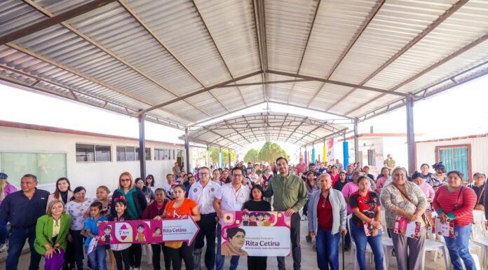 Entregó Carlos Peña Ortiz Becas Rita Cetina para estudiantes de primaria