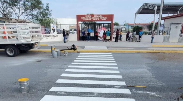 Pinta Gobierno Municipal de Reynosa cruce peatonal escolar