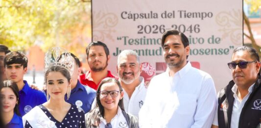 Colocaron jóvenes y Alcalde una Cápsula del Tiempo en la plaza principal de Reynosa
