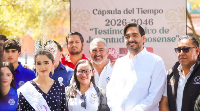 Colocaron jóvenes y Alcalde una Cápsula del Tiempo en la plaza principal de Reynosa