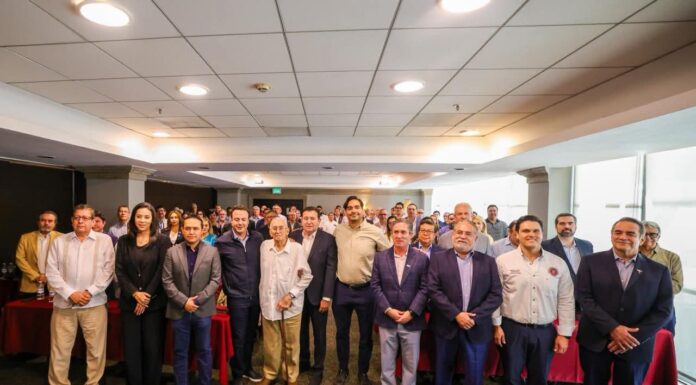 Reconoce CANADEVI apoyo de Carlos Peña Ortiz al desarrollo de vivienda