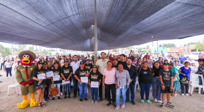 Vecinos del fraccionamiento Halcón reconocieron apoyo del Alcalde Carlos Peña Ortiz