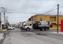 Trabaja Gobierno de Reynosa a la par de la COMAPA en desazolve del drenaje sanitario