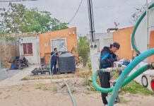 Abastece COMAPA de Reynosa con camiones cisterna a colonias del Sector Granjas