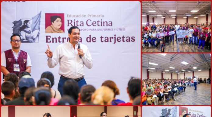 Carlos Peña Ortiz entrega tarjetas Rita Cetina