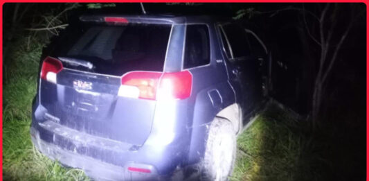 Persecución en carretera Victoria–Monterrey deja camioneta abandonada y decomiso de ponchallantas