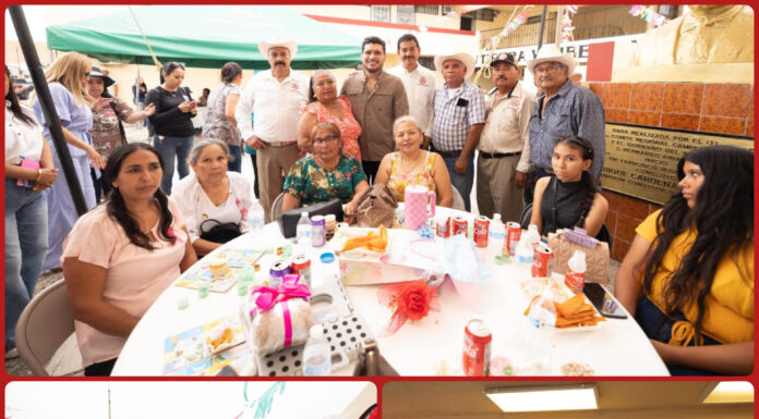 Beto Granados reconoce a madres en festival