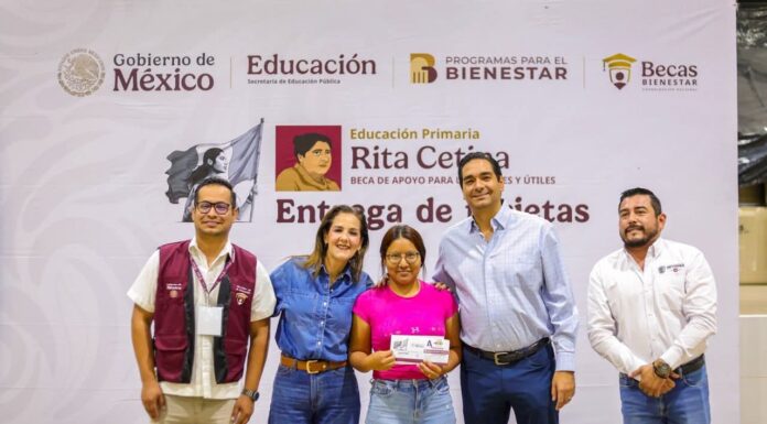 Encabezó Carlos Peña Ortiz entrega de tarjetas de Becas Rita Cetina en Reynosa