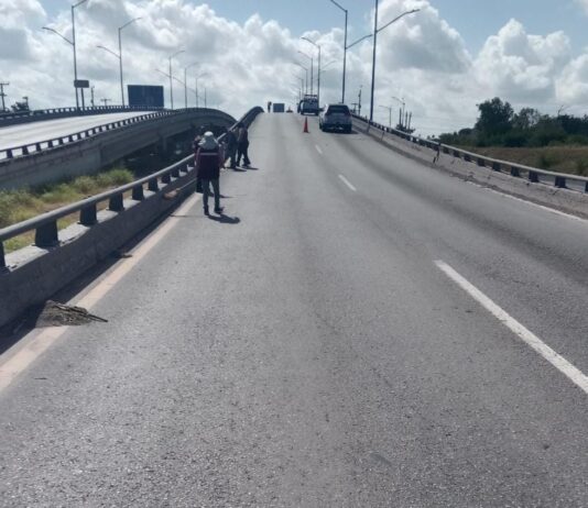 Desarrolla Gobierno Municipal trabajo de limpieza en el puente Miguel Ángel