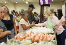Más de 250 familias aprovechan el “Mercadito a Bajo Costo” en brigada del DIF Matamoro