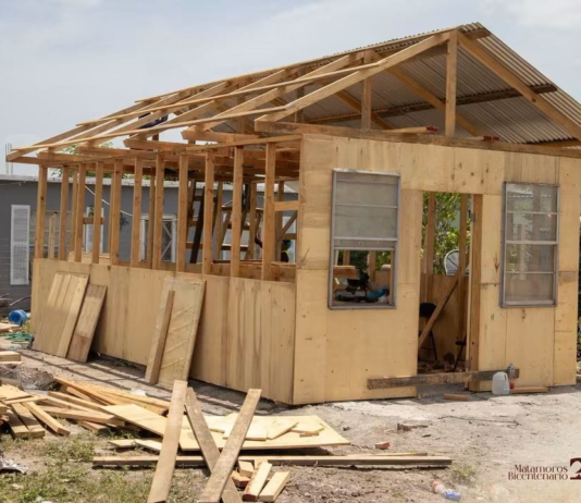 Beto Granados inicia construcción de cuarto habitación para familia afectada en Poblado Control