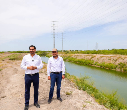 Alcalde Carlos Peña Ortiz supervisa limpieza de dren para fortalecer la infraestructura hidráulica de Reynosa