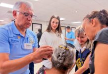 Acerca Voluntariado DIF-Reynosa la alegría de escuchar y sentirse cerca de quienes más queremos.