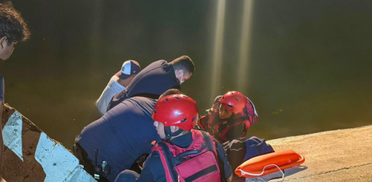 Rescata Protección Civil cuerpo humano del canal Rodhe en Reynosa